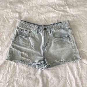 2/$40💜 CLOSET CLEAN OUT: BP light wash denim shorts